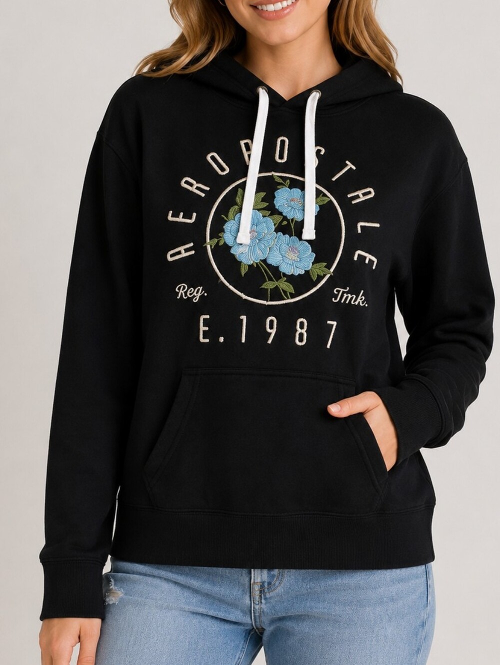 AEROPOSTALE | Women's Black Floral Embroidered Pullover Hoodie Size M